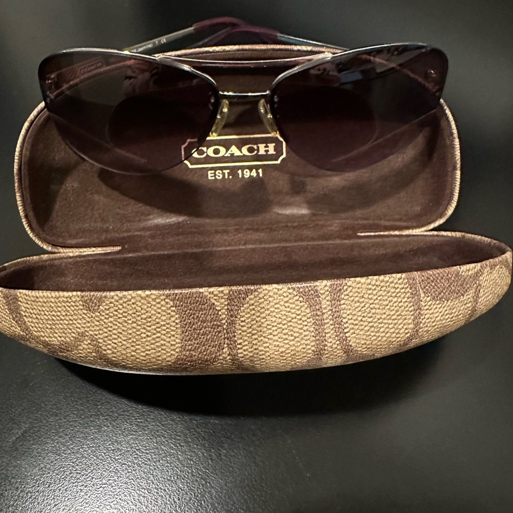 Coach Women’s Jasmine pilot sunglasses